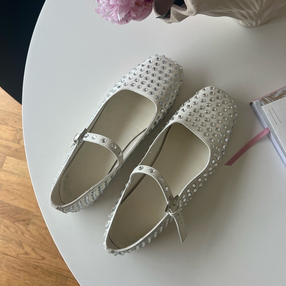 Lin Flats in white - Picture 6 of 10